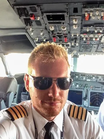 Mentour Pilot